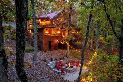 Image de Blue Ridge Escape: Outdoor Kitchen, Hot Tub, Pond