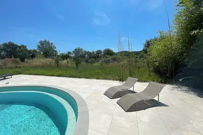 Image de Sublime Mas Provencal avec piscine entre mer et campagne