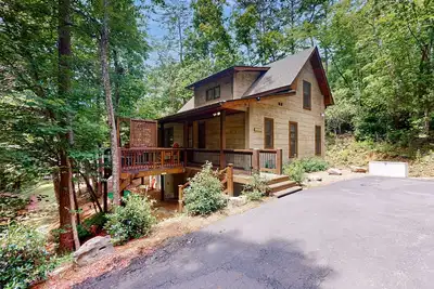 Image de Dog-friendly cabin w/stunning lake views & cozy-wood burning fireplace