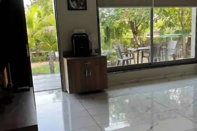 Image de Serene stay in the lap of Nature