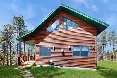 Image de Rustic cabin w/ expansive outdoor space, gas firepit, W/D & free WiFi