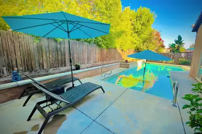 Image de Spacious 4-bedroom house with pool and spa in north Fresno