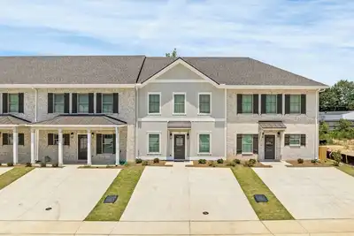 Image de Charming 2-bedroom townhome with WiFi, minutes from Auburn University's campus