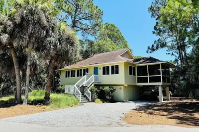 Image de 918 Marsh Dunes\nNew on Fripp Island, neighborhood with private pool, golf cart