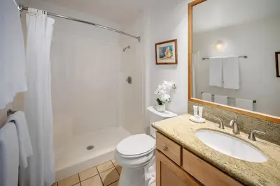 Image de Kiahuna Plantation Resort 203 Ocean View 2 Bd 2 Ba