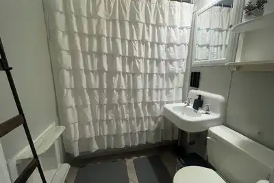 Image de Downtown Bunkhouse: Toyota Center, George R. Brown Convention Center, Walkable