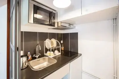 Image de Well-appointed St. Michel studio
