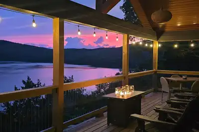 Image de New Table Rock Lake Front Incredible Luxe King Bed
