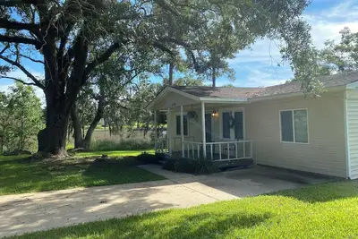 Image de Charming 2-bedroom house in fabulous Pascagoula with Ac, WiFi, and Waterview