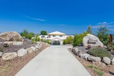 Image de Welcome to our sanctuary Tivoli Retreat: Where Body, Mind & Spirit Find Bliss!