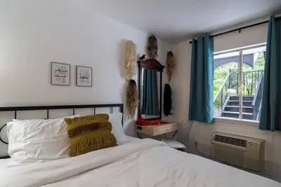 Image de Step into the The Crows Have Eyes Room!