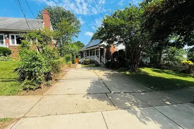 Image de Charming 3-bedroom house in peaceful Kensington with parking near Dc