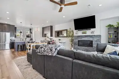 Image de Superb 4-bedroom townhome in Provo with Ac, WiFi