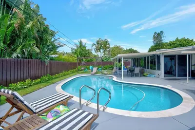 Image de Eagle's Way: Firepit, Heated Pool, Sunroom Near Beach!