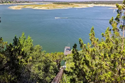 Image de Cabins on the Lake | 5br | Boat Dock | Firepit