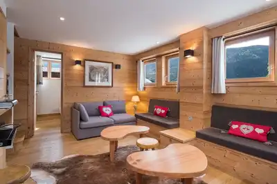 Image de Chalet 4 chambres avec salles de bain privées, près des pistes et commerces