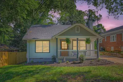 Image de Lakewood Heights Comfort & Cozy Retreat