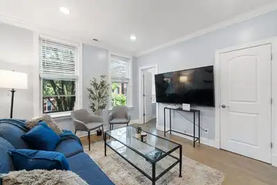 Image de Stylish 2br Urban Retreat in River West