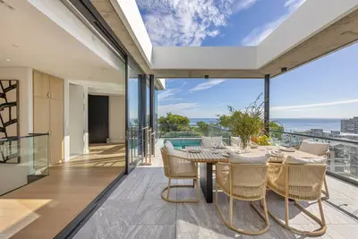 Image de Luxury Penthouse in sunny Sea Point.