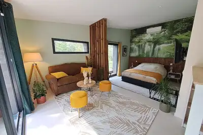 Image de \"La Pinède \" - Lodge Aix-en-Provence avec jacuzzi