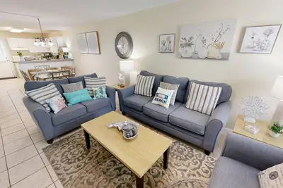 Image de Venus 116 - Beach side 1 Br steps to the Gulf