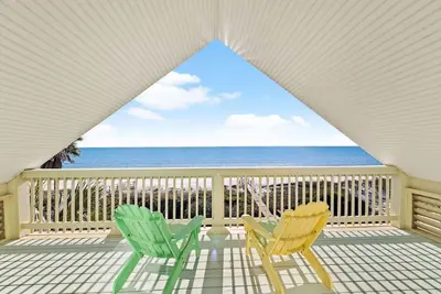 Image de Spend Fall by the Gulf! Gulf Front! Dog Friendly! Amazing Beach Front Patio! Views!