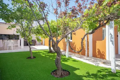 Image de 3 Bedrooms Renovate House, 10 minutes drive to the beach. Private Pool