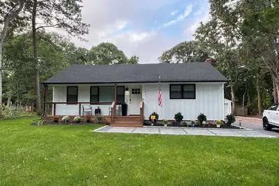 Image de Brand New Cozy 3-bedroom house in quaint Hampton Bays with Ac, WiFi