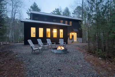 Image de New Construction on private, lakefront in the Northwoods!