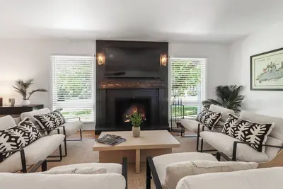 Image de Brand new renovated home in Fontana! !