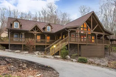 Image de Cozy 2-bedroom lodge in fabulous Banner Elk with WiFi, fitness room