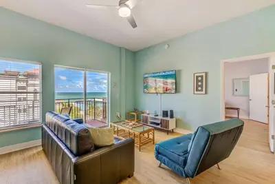 Image de Madeira Beach Penthouse Gulf Views Balcony Sunsets