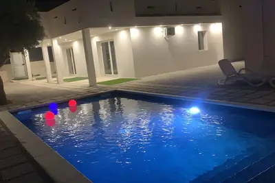 Image de Eggplant apartment in villa with swimming pool, sea village Scoglitti.