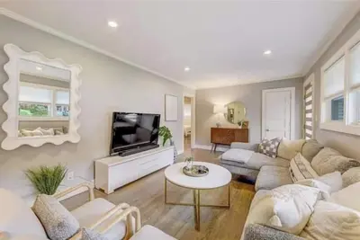 Image de Cozy 3-Bedroom Home