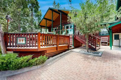 Image de Charming house with expansive deck, cable, internet, near Big Bear Lake