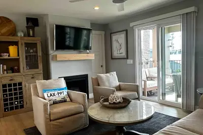 Image de Beautiful Coastal Retreat Steps from the Shore