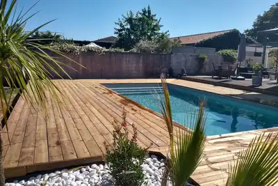 Image de Grande maison familiale avec piscine chauffée entre Bordeaux et l'océan.