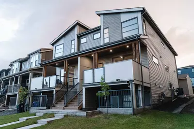 Image de Luxury Retreat & Central Ac • Banff 1hr • Garage