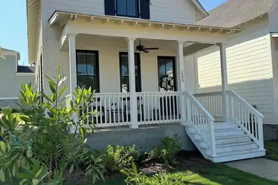 Image de The Southern Charm - New home in The Lamar, less than 1 mile walk to the square