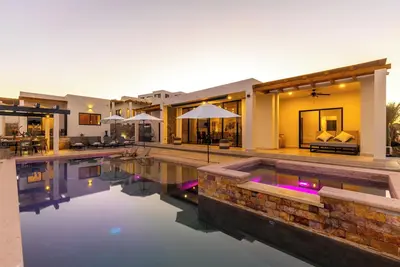 Image de 4-Villa Estate: Steps to Beach ~ 3Mi Flora Farms ~ 180° Ocean Views ~ Pool