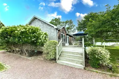 Image de Culloden Beach House with Resident Only Beach