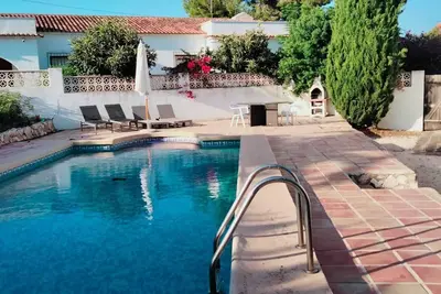 Image de Private villa in Moraira for 4 with private pool. 22 minutes walk to the beach.