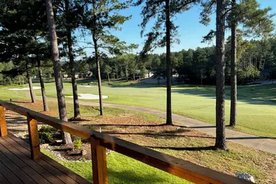 Image de Beautiful New 4-bedroom home on Granada Golf Course in Hot Springs Village.