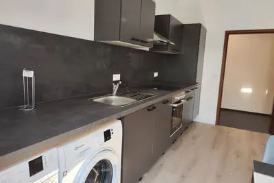 Image de Appartement-Large-Salle de bain privée séparée