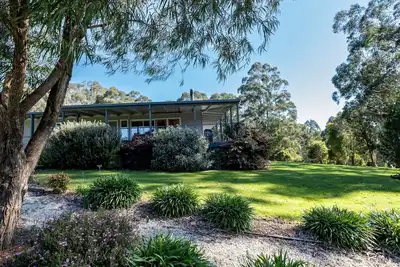 Image de Otway Valley Lodge - Large family home sleeping 12 in idyllic Otways bush setting