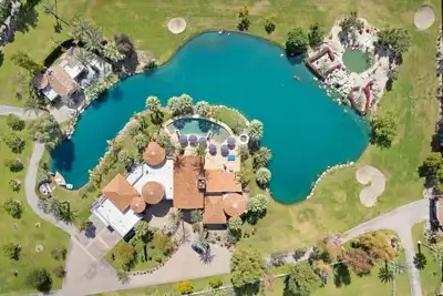 Image de Mirabella Estate with Private Lake