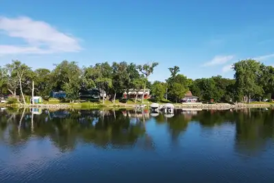 Image de Fall Colors Up North! Fishing • Winery • Games