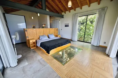 Image de Suite Flotante: glass carpet floor and magical views