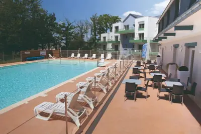 Image de Appartement spacieux | Accès piscine