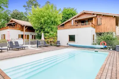 Image de Super Endroit! Grande Terrasse + accès piscine